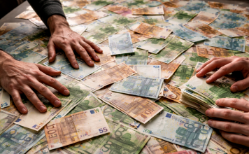 DO KRAJA MJESECA FINANCIJSKA SUDBINA SE OKREĆE! OVI znakovi će napokon DOĆI DO BOGATSTVA!